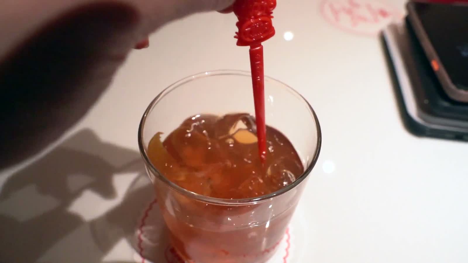 Mieszanie koktajlu